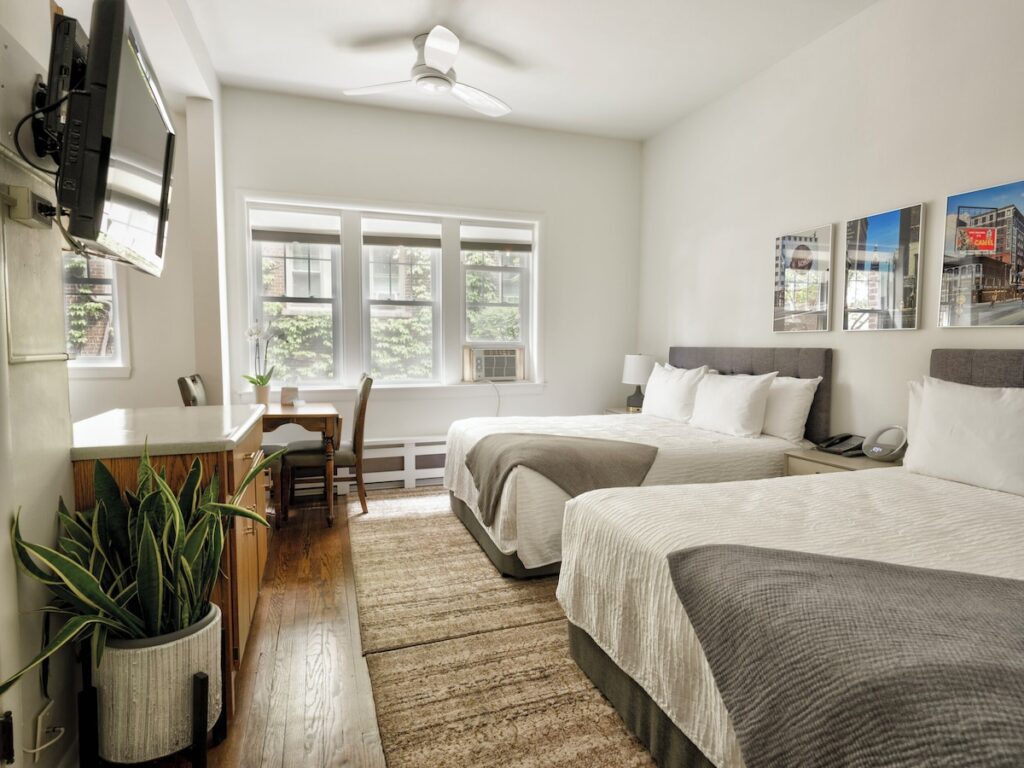 The Plaza Hotel - Milwaukee - Image 3