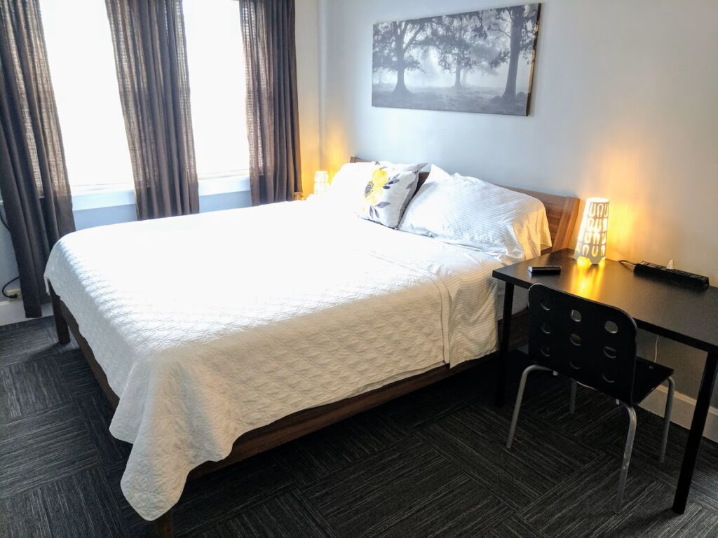 The Wayfaring Buckeye Hostel - Image 2