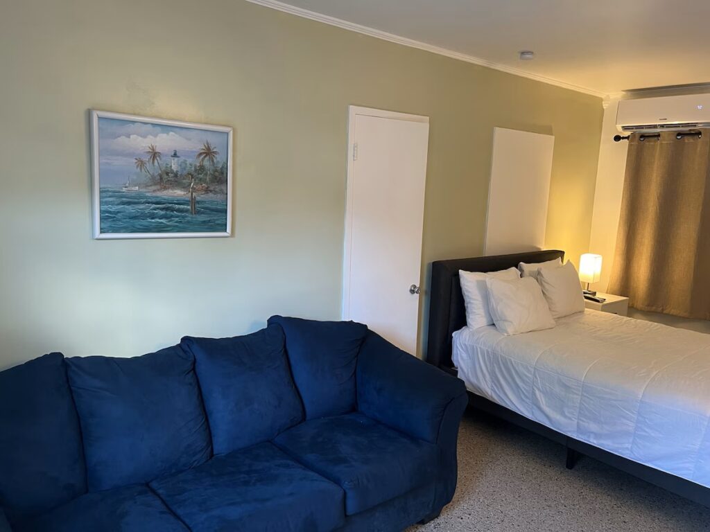 Tiana Beach Inn - Image 3