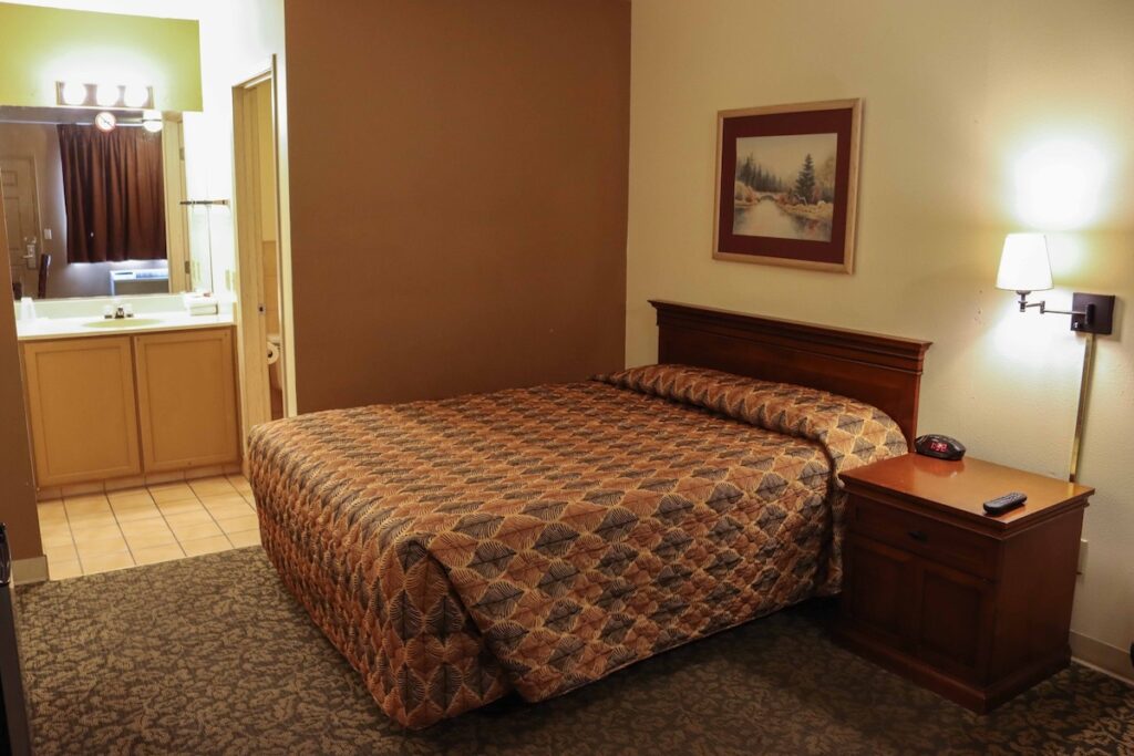 Tiki Lodge Motel - Image 4