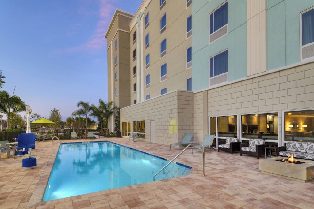 TownePlace Suites by Marriott Naples - Image 4