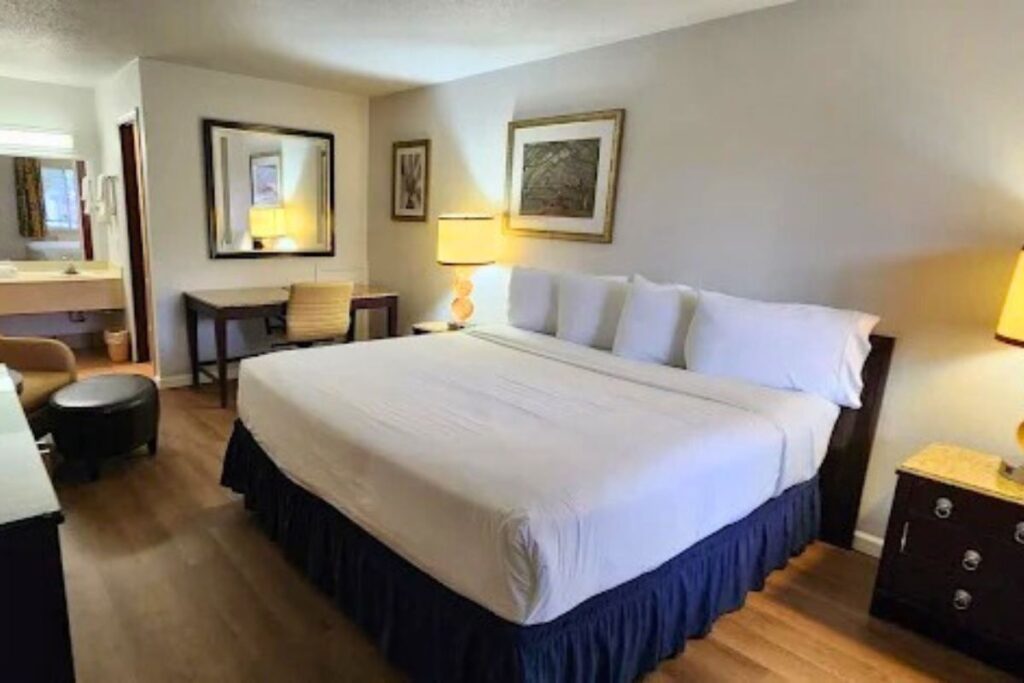 Traveler's Inn - Image 3