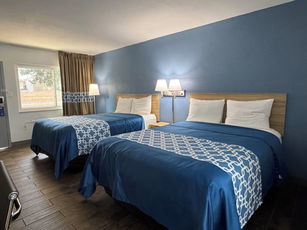 Travelodge by Wyndham Gainesville