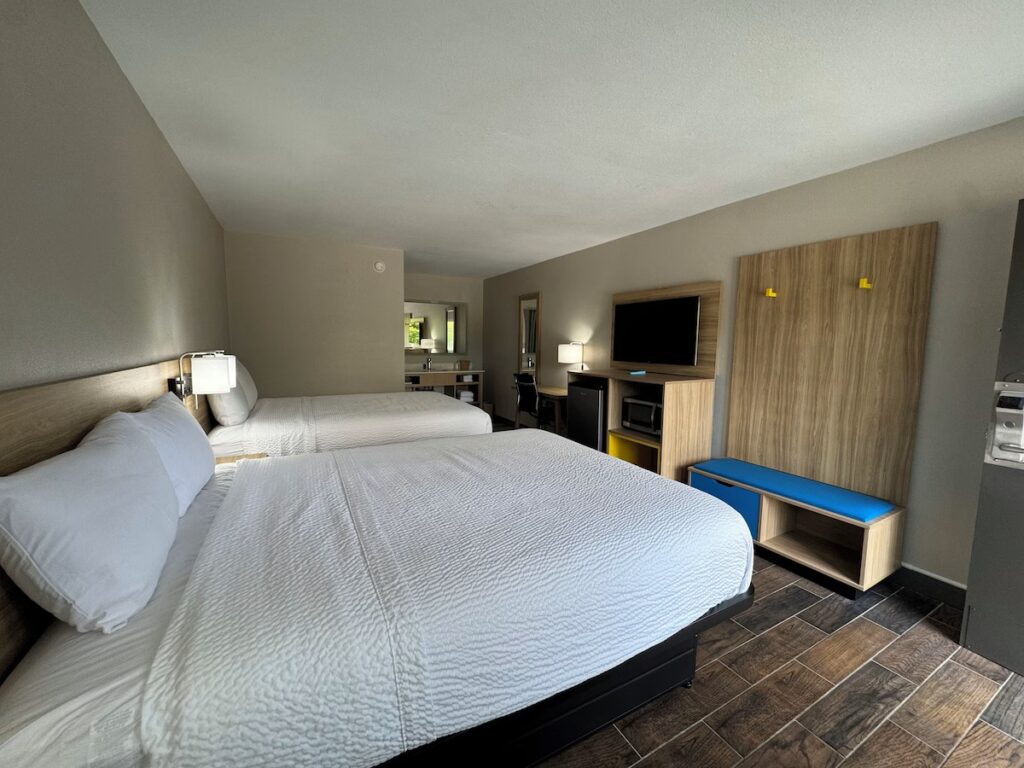 Travelodge by Wyndham Gainesville - Image 3