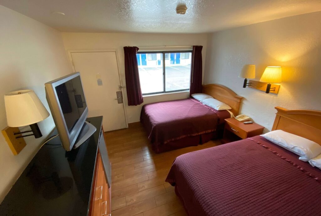 Travelodge by Wyndham Grand Rapids North - Image 4