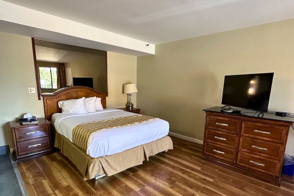 Travelodge by Wyndham Reno - Image 2