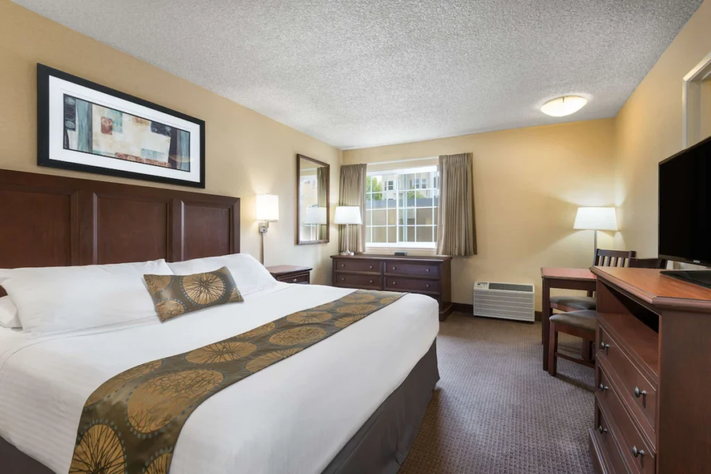 Travelodge by Wyndham San Francisco Bay - Image 3