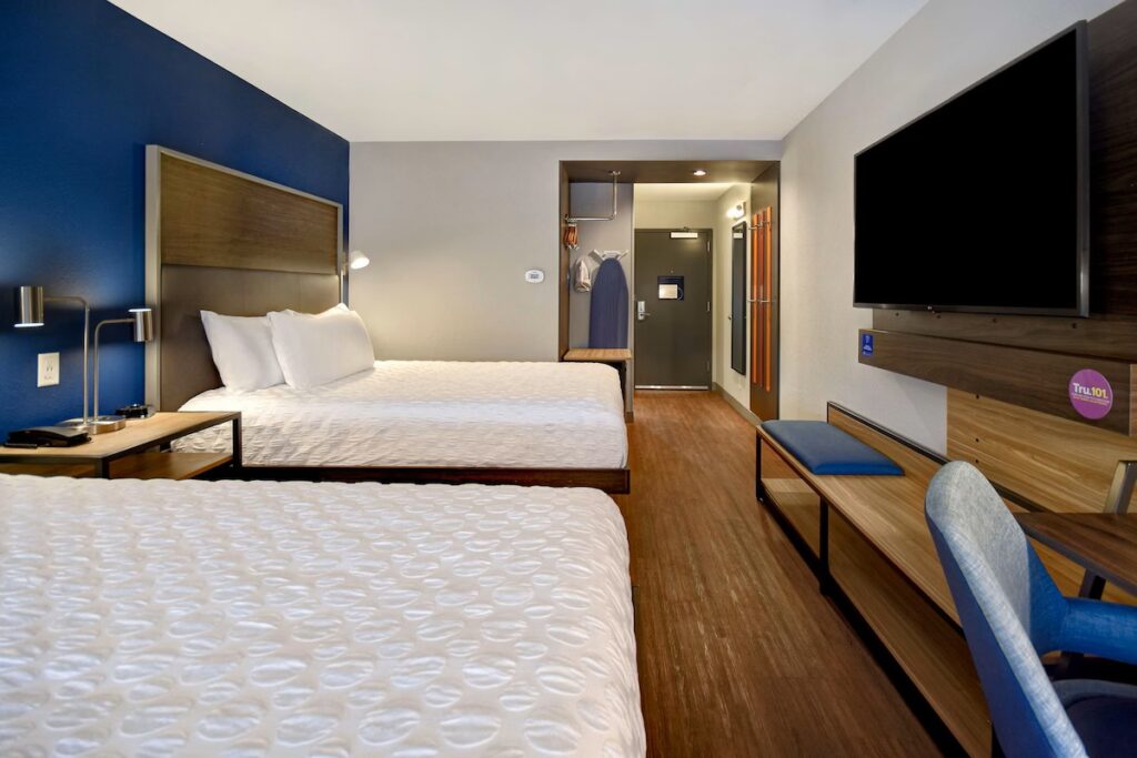 Tru By Hilton Concord, Nh - Image 2