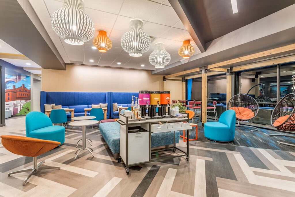 Tru By Hilton Madison West - Image 4