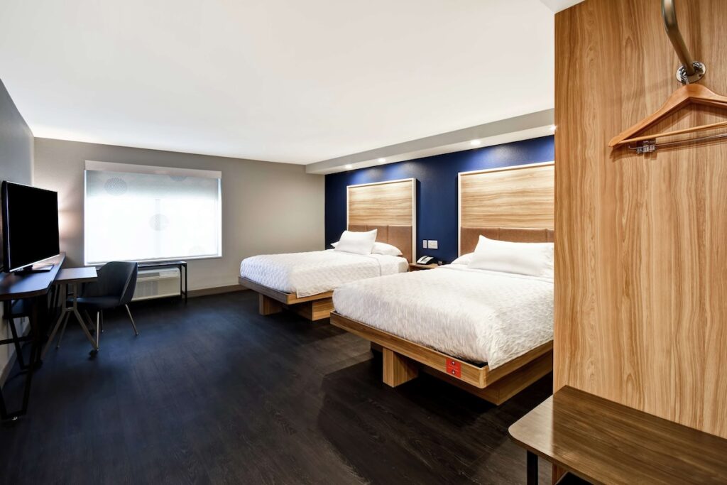 Tru By Hilton Sterling Heights Detroit - Image 5