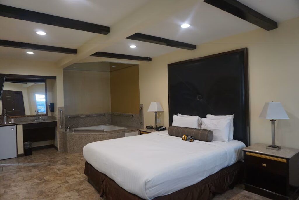 Tuscan Garden Inn - Image 2