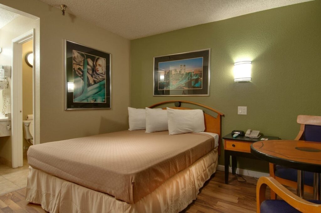 Vagabond Inn Bakersfield North - Image 5