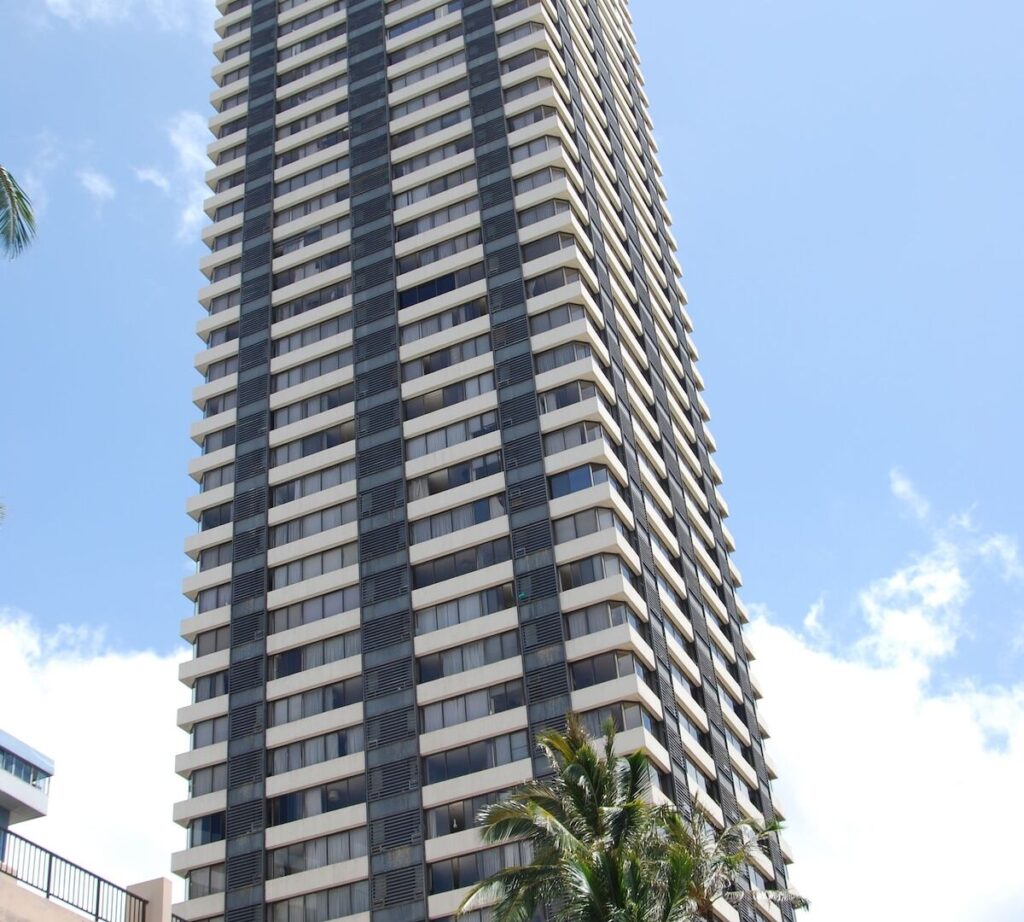 Waikiki Monarch Hotel - Image 2