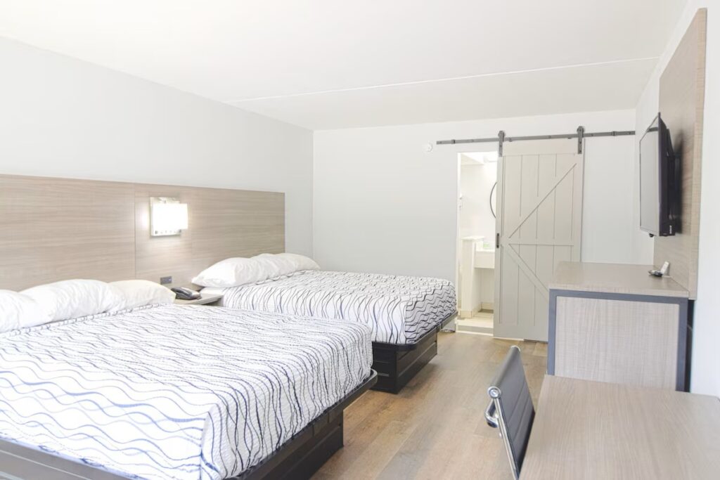 Walnut Inn Roland - Image 3