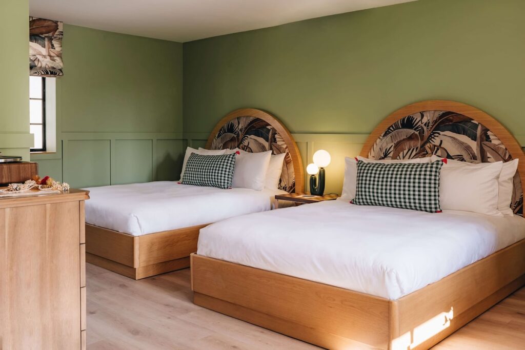 Wayfinder Waikiki - Voted Top 10 Best Hotels in Hawaii! - Image 5