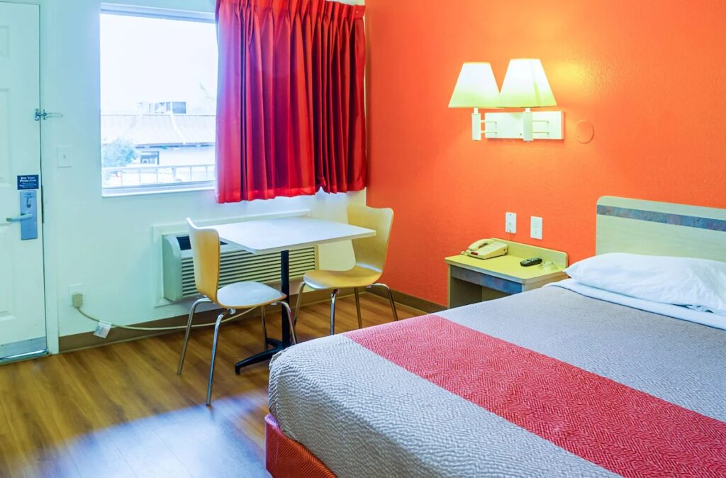 West Ashley Inn - Image 2