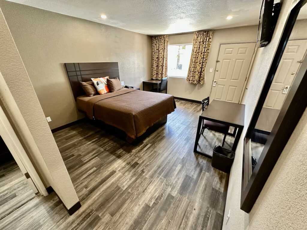 West Inn NAU - Downtown Flagstaff - Image 2