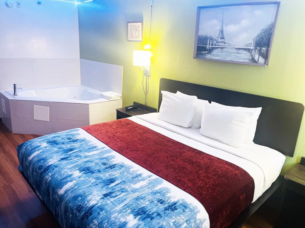 Willow Lodge Willoughby Cleveland - Image 2