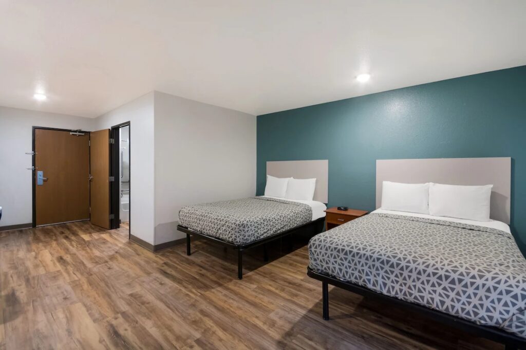 WoodSpring Suites Macon North - Image 2