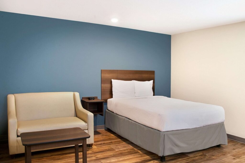 WoodSpring Suites Nashville Airport - Image 2