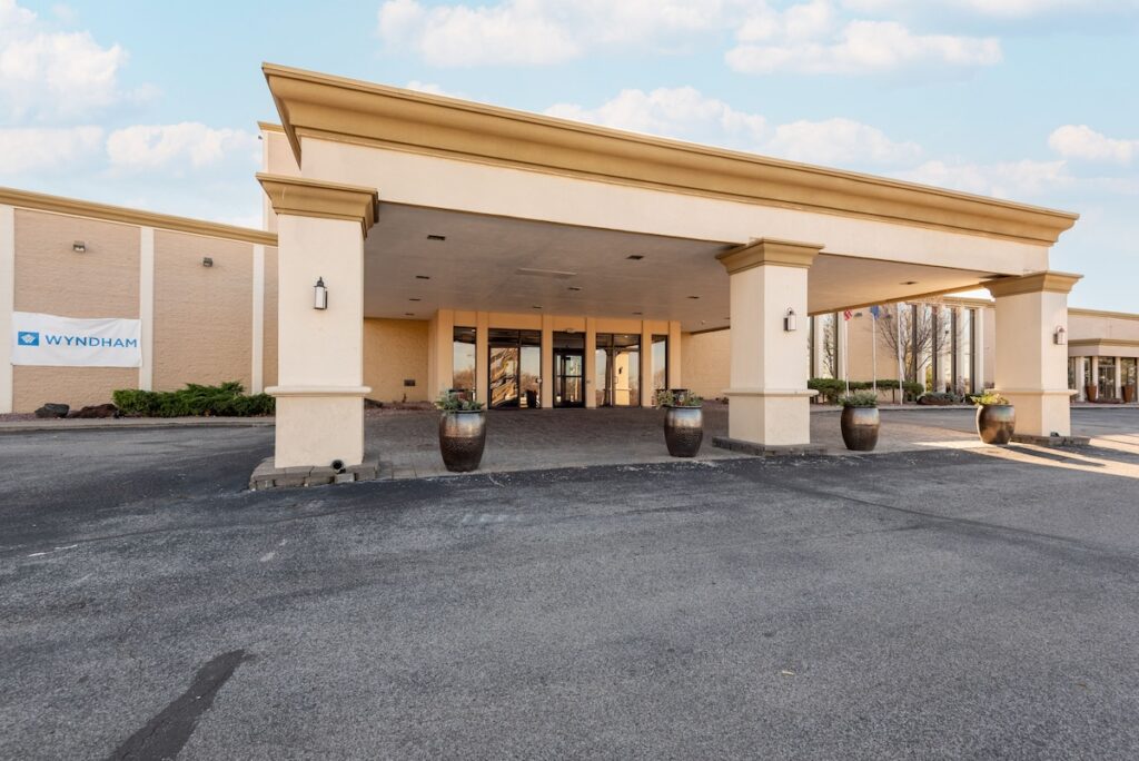 Wyndham Omaha Hotel - West Dodge