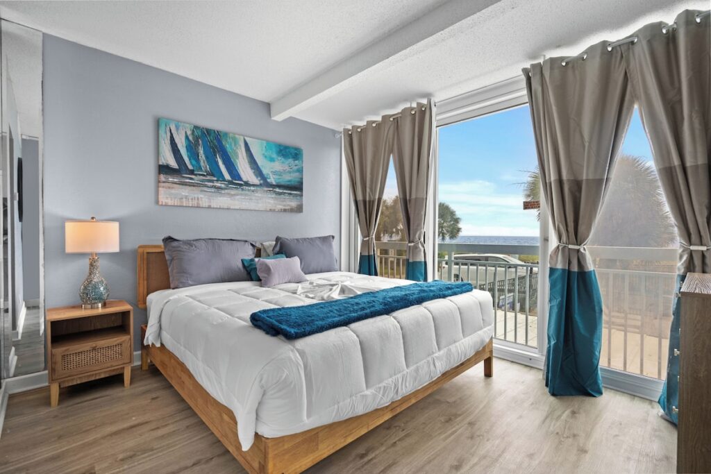 Yachtsman Oceanfront Resort - Image 2