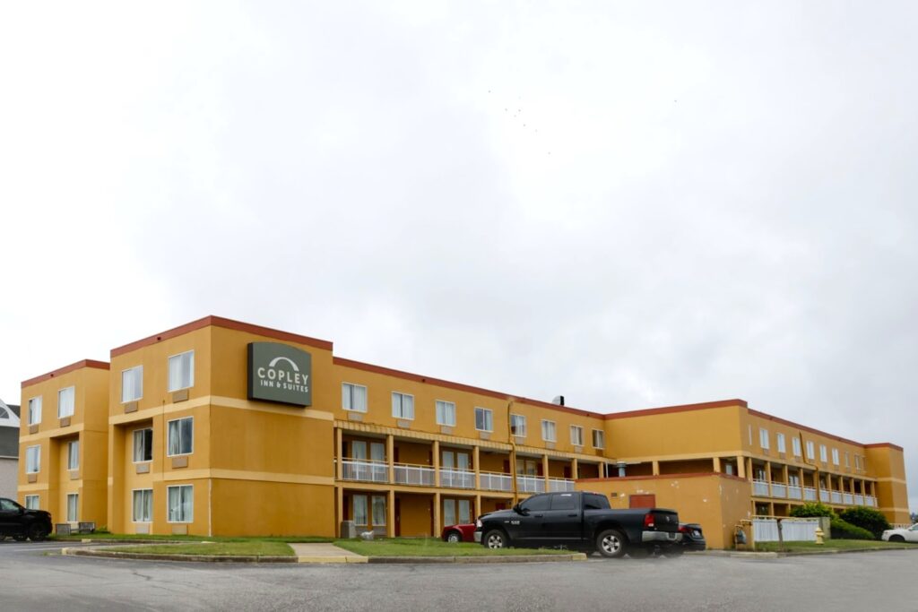 Copley Inn & Suites By OYO Akron OH - Image 5