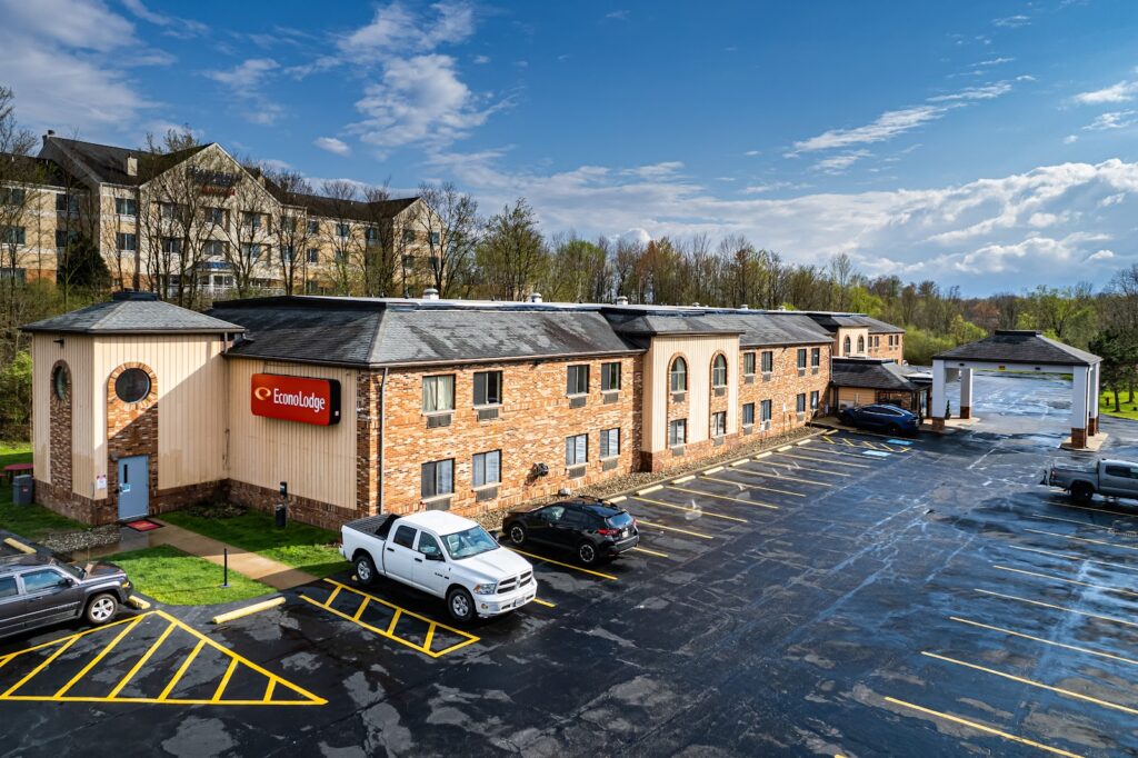 Econo Lodge Cleveland Southeast - Kent - Image 5