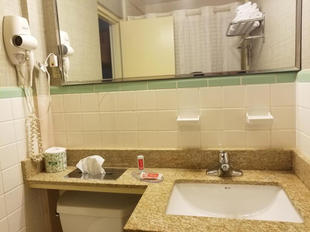 FALLS INN - Image 3