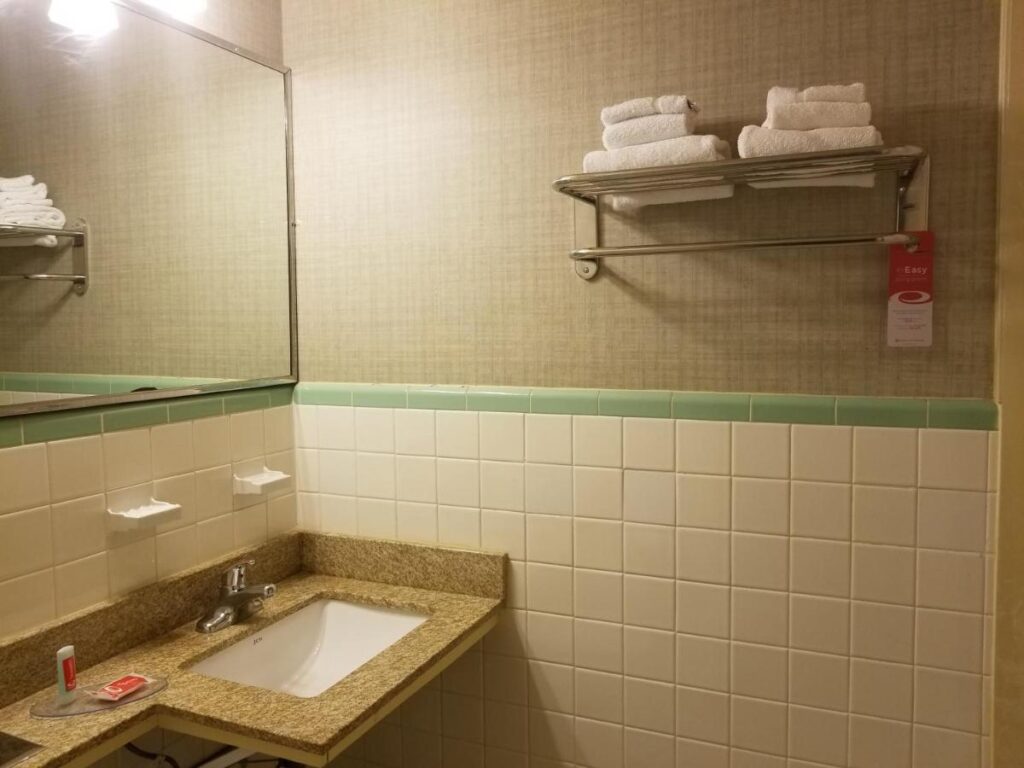 FALLS INN - Image 4