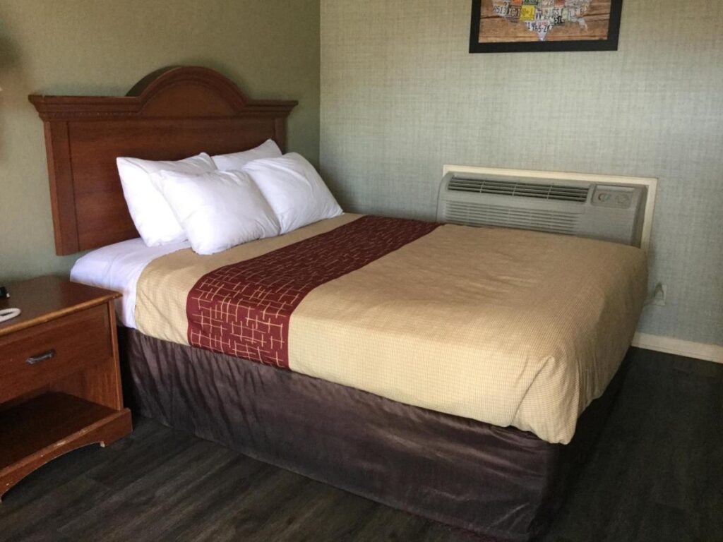 FALLS INN - Image 5