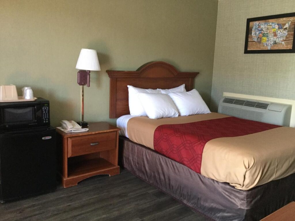 FALLS INN - Image 6