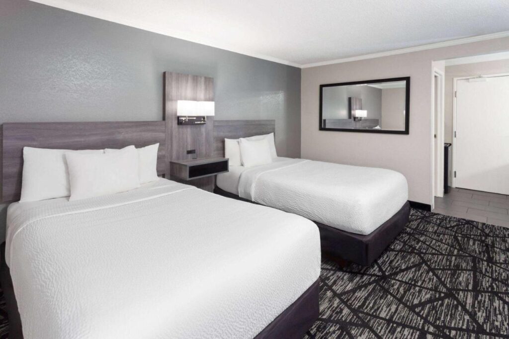 La Quinta Inn by Wyndham Cleveland Independence - Image 3