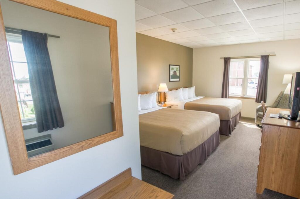 Lodging on the Square - Image 3