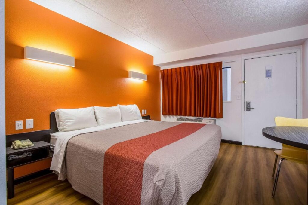 Motel 6-Ashland, OH - Image 3