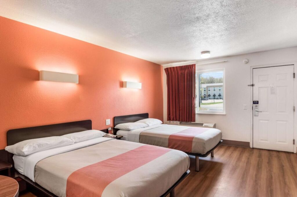 Motel 6-Youngstown, OH - Image 3