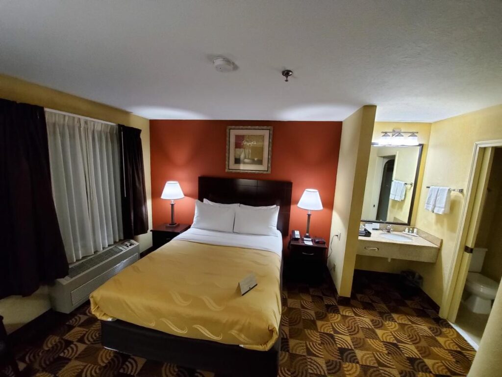 Quality Inn Brunswick Cleveland South - Image 2