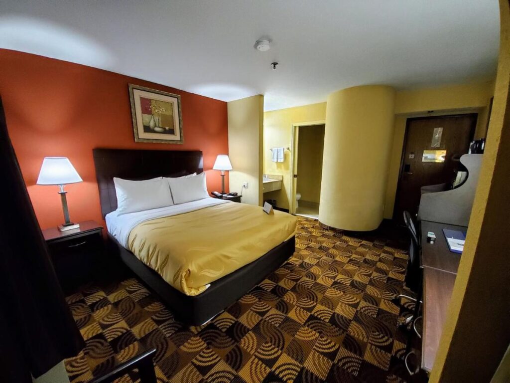 Quality Inn Brunswick Cleveland South - Image 3