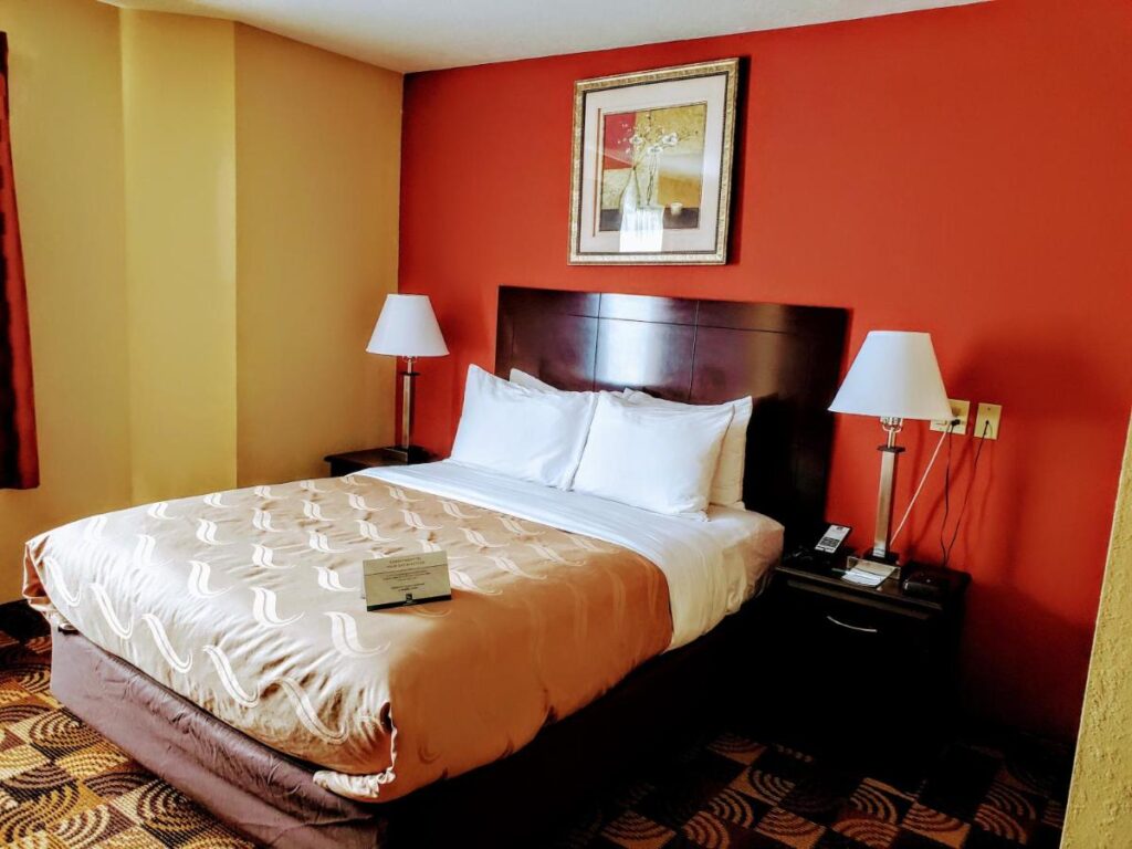 Quality Inn Brunswick Cleveland South - Image 4