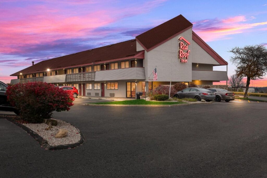 Red Roof Inn Cleveland - Independence - Image 1