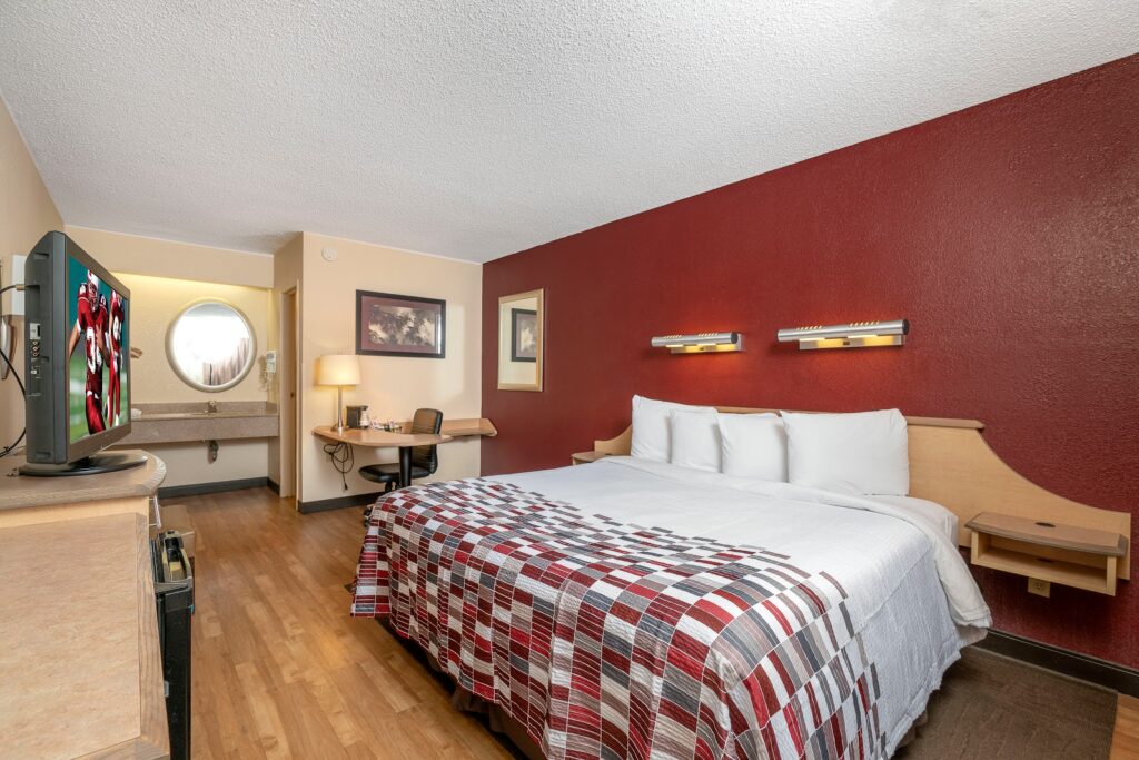 Red Roof Inn Cleveland - Independence - Image 6