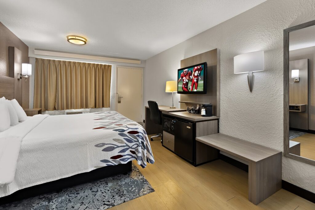 Red Roof Inn Cleveland - Westlake - Image 6
