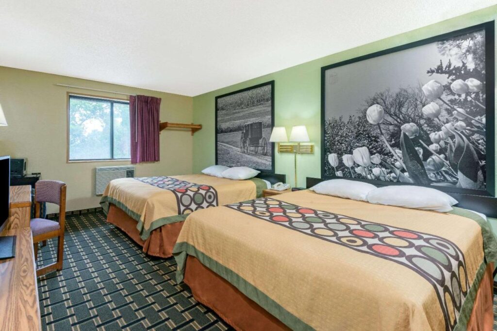 Super 8 by Wyndham Twinsburg/Cleveland Area - Image 4