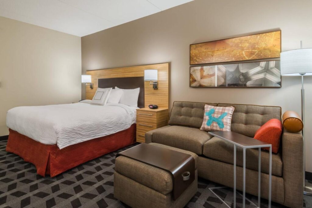 TownePlace Suites by Marriott Latham Albany Airport - Image 3