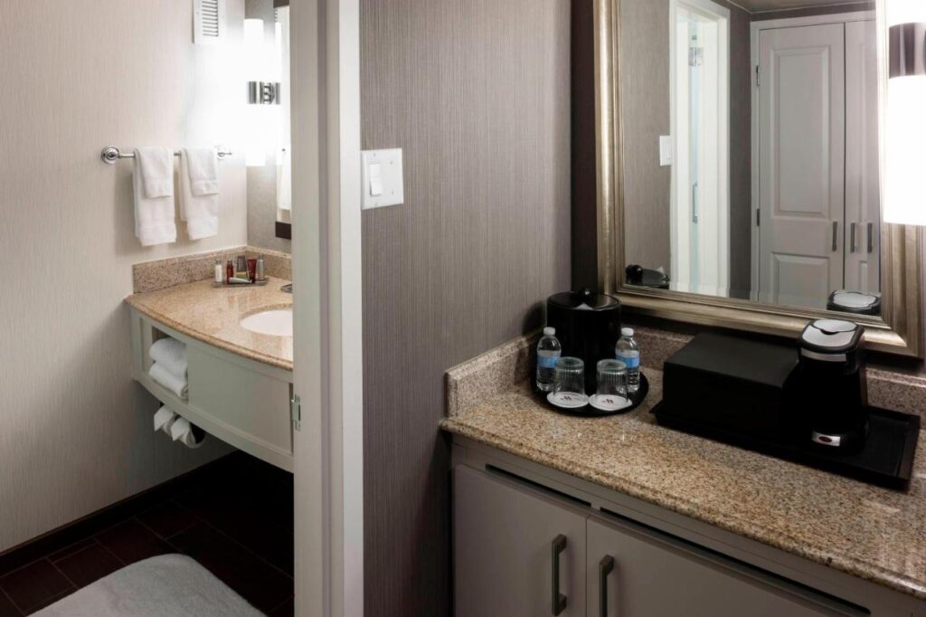Fairfax Marriott at Fair Oaks - Image 6