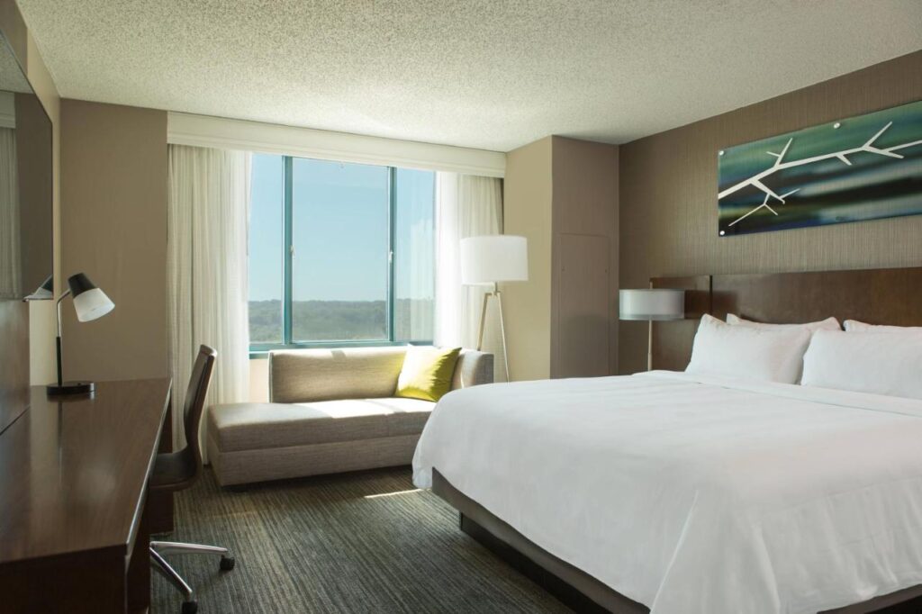 Falls Church Marriott Fairview Park - Image 2