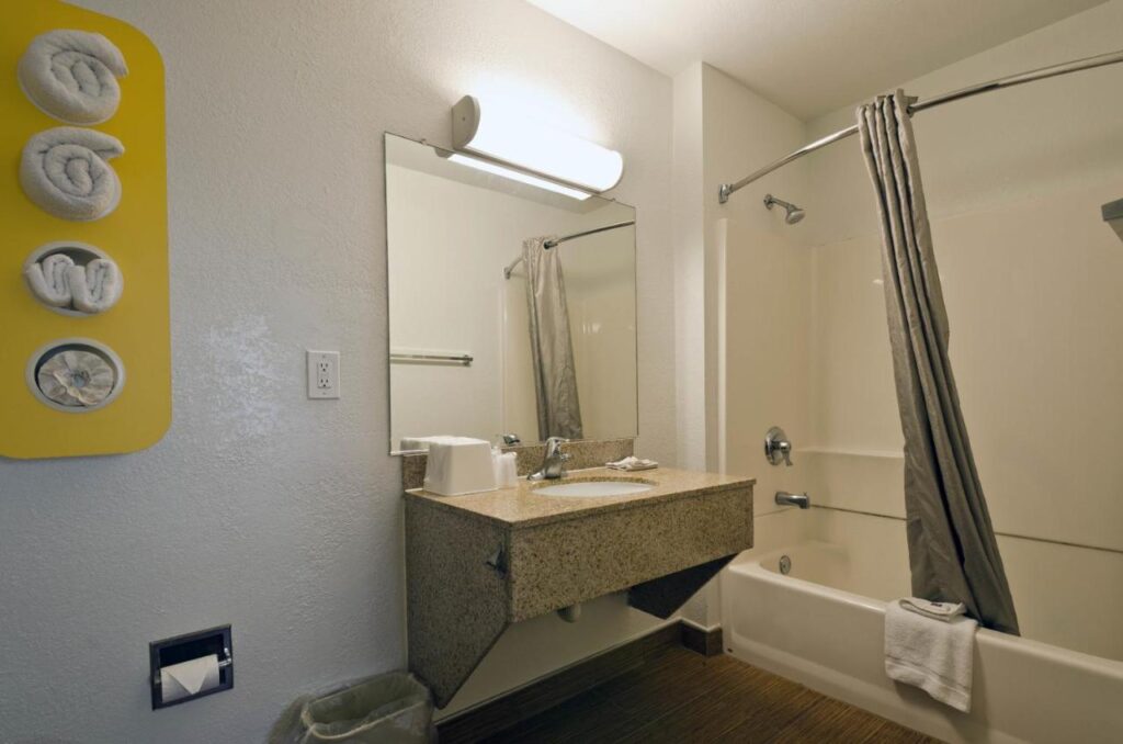 Motel 6-Camp Springs, DC - South Camp Springs - Image 2