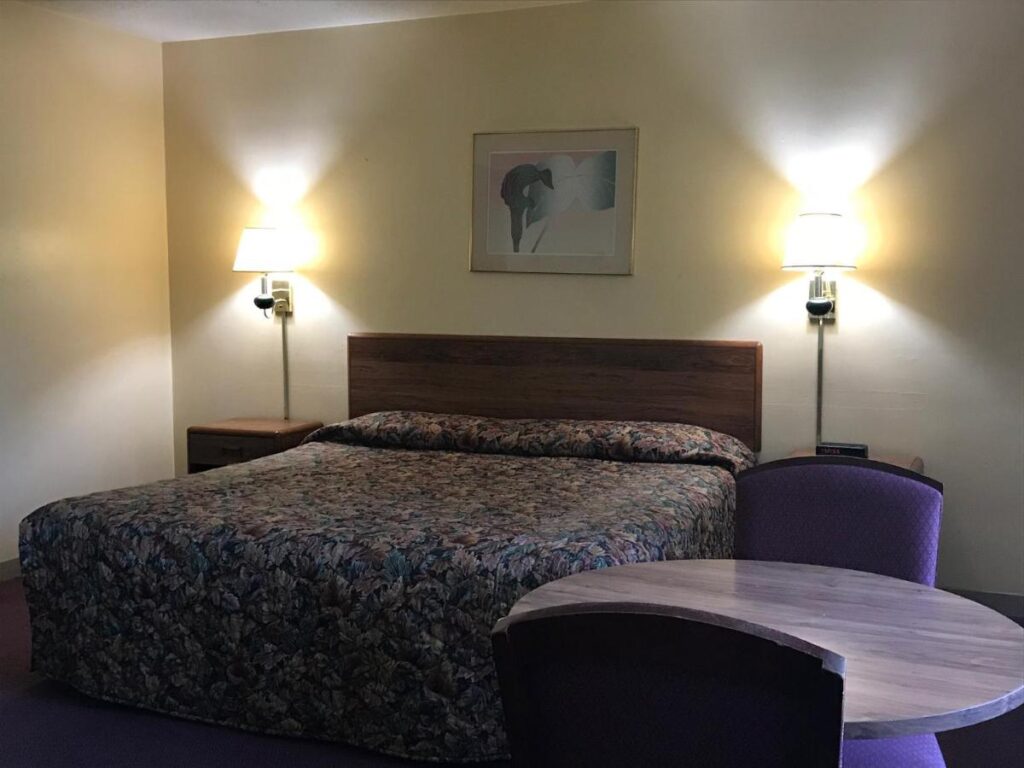 Allenwood Motel - Image 2