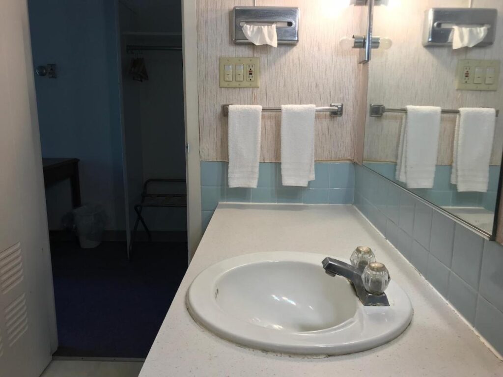 Allenwood Motel - Image 5