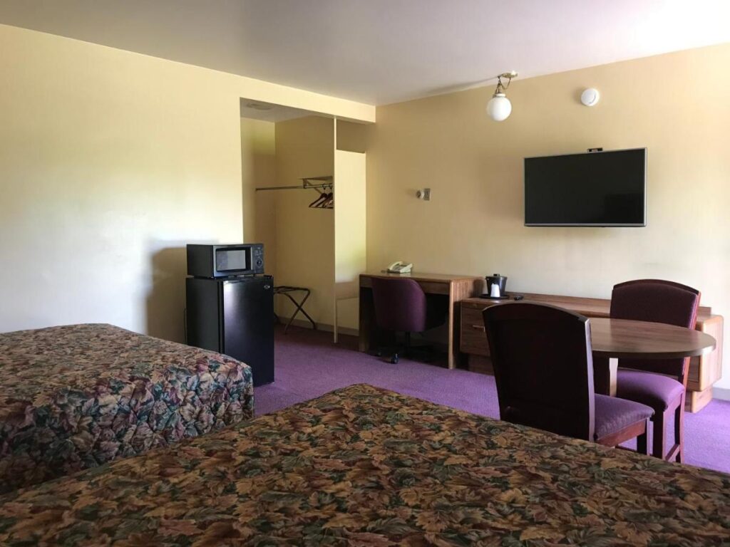 Allenwood Motel - Image 6
